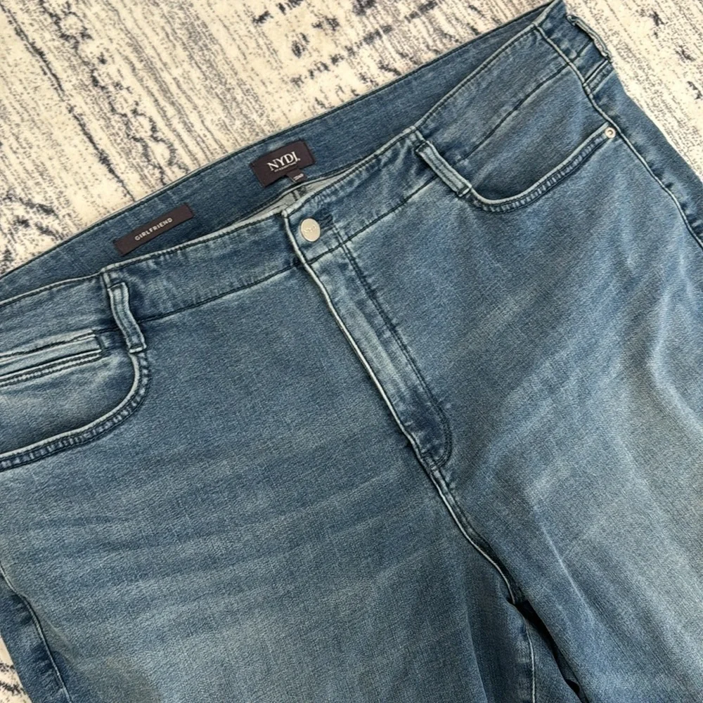 NWOT NYDJ Girlfriend jeans
